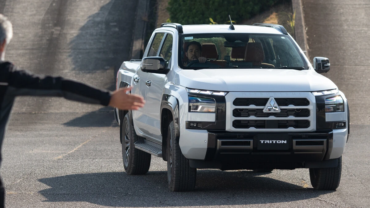Mitsubishi Triton 2024 lộ clip chạy thử trên đường Hà Nội, dễ ra mắt trong thời gian gần đấu Ranger, làm khó Hilux - Ảnh 3