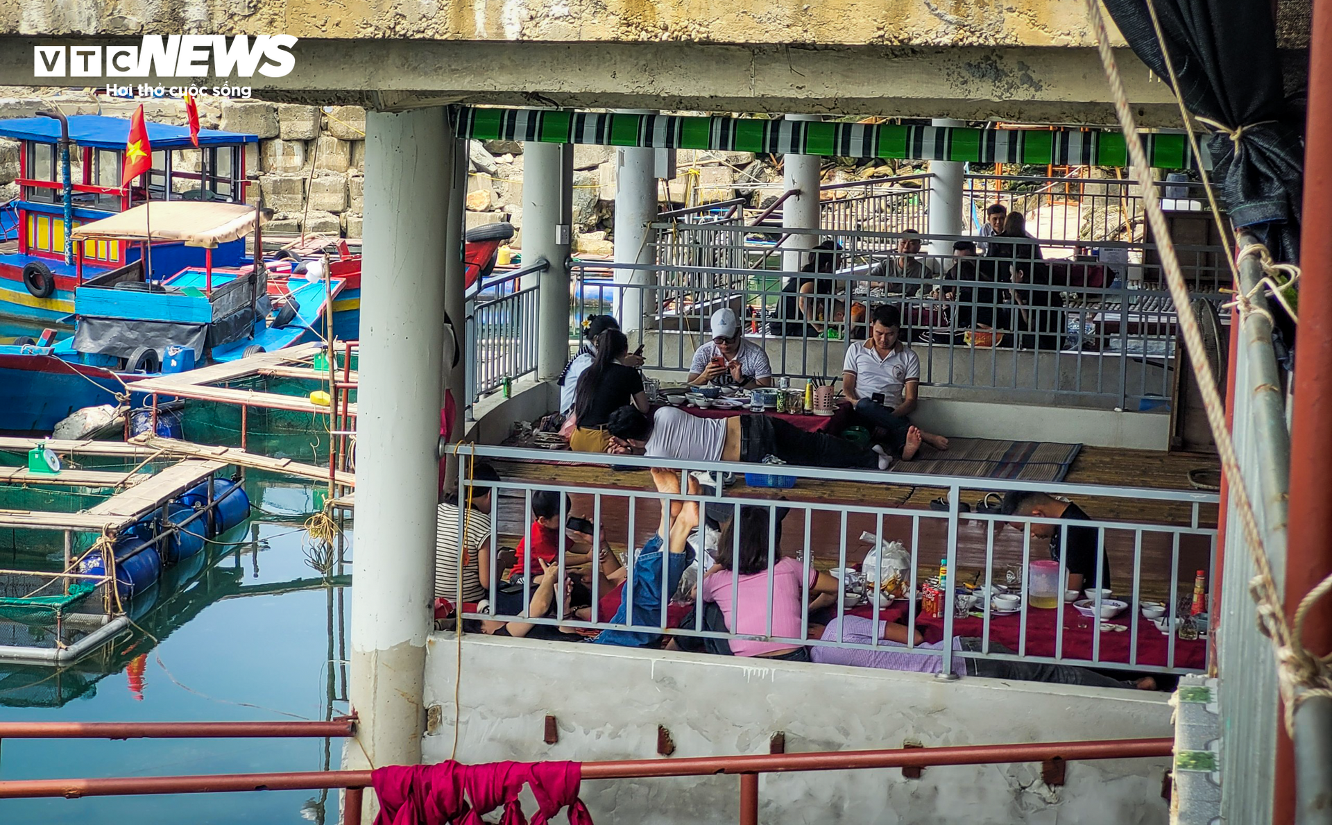 Mực nhảy Vũng Áng vào mùa, giá đắt đỏ vẫn 'cháy hàng' - Ảnh 15