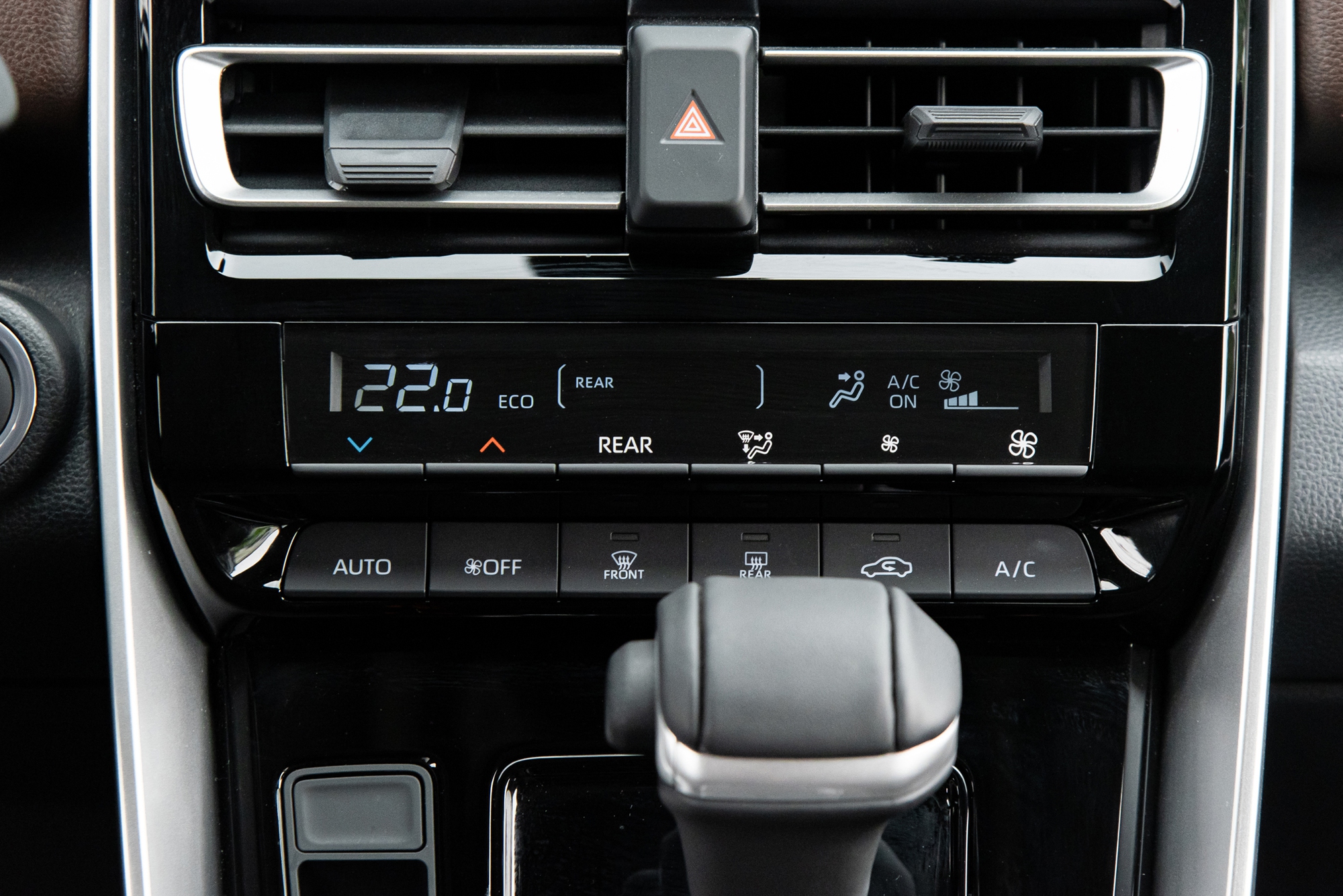 Lần đầu mua xe chọn Innova Cross, chủ xe chia sẻ: ‘Hợp đi đông, chở 8 người vượt đèo vẫn ổn’ - Ảnh 16