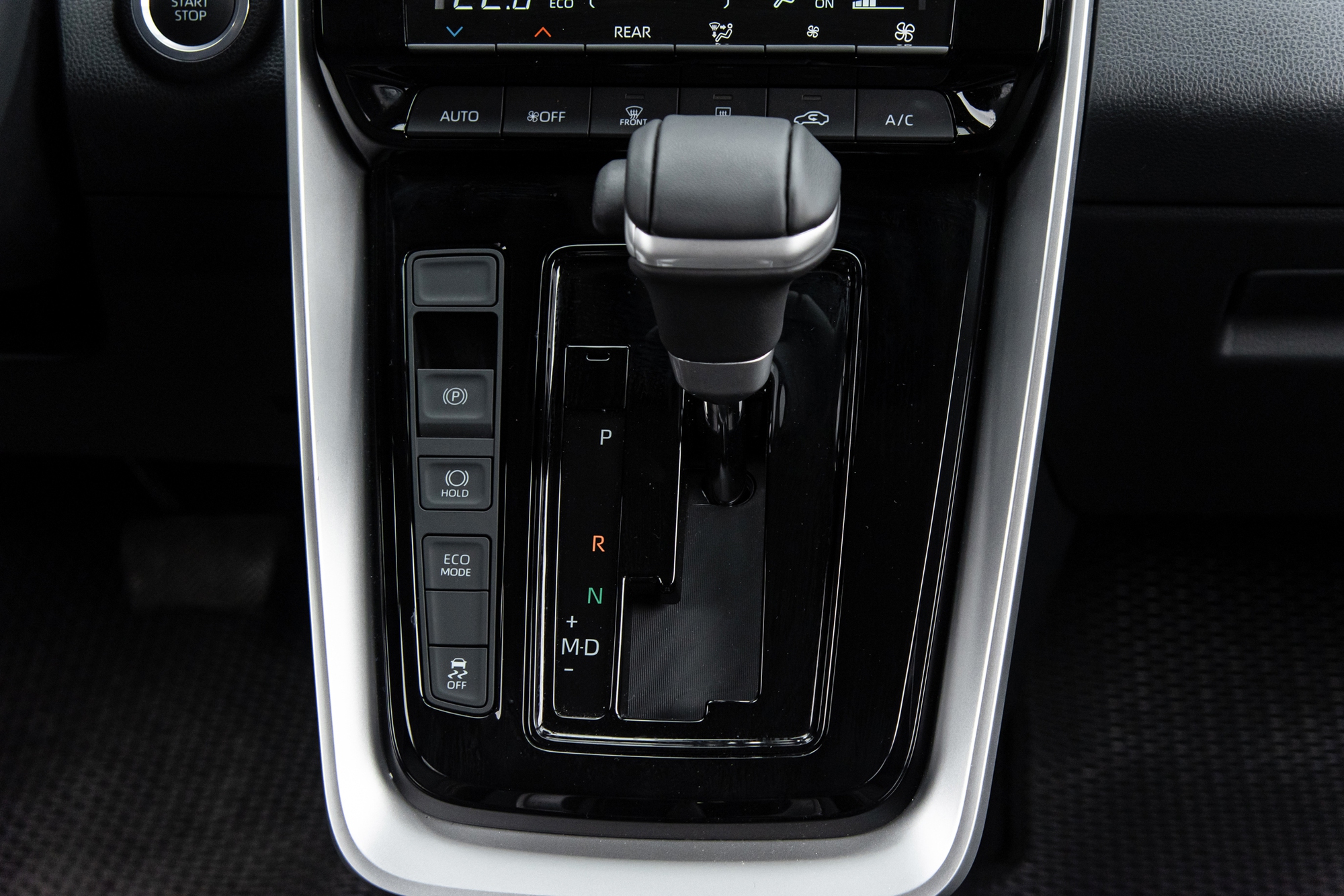 Lần đầu mua xe chọn Innova Cross, chủ xe chia sẻ: ‘Hợp đi đông, chở 8 người vượt đèo vẫn ổn’ - Ảnh 17