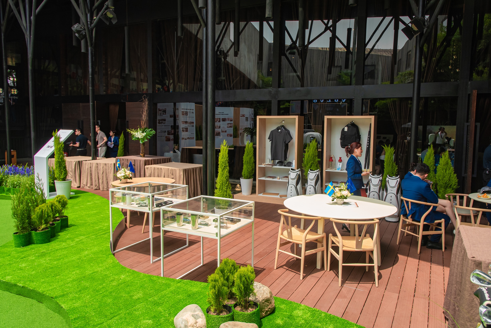 Tôi dừng lại, đi triển lãm đầu tiên của Volvo tại Việt Nam: Vừa đủ của người thành công hóa ra là vậy - Ảnh 7