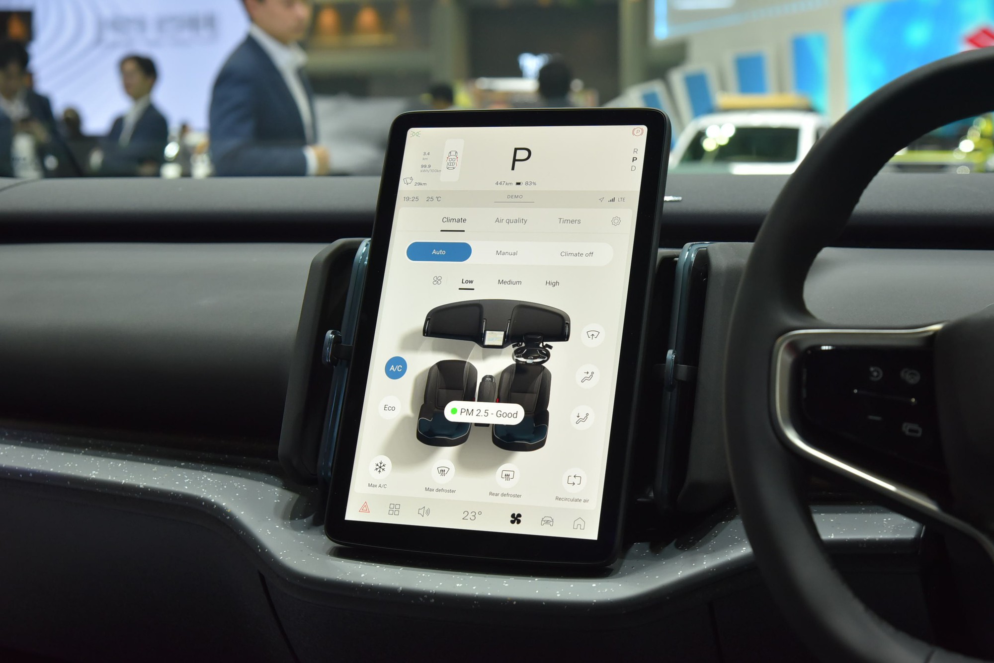 Xem trước Volvo EX30 tại BIMS trước khi về Việt Nam: Giá quy đổi hơn 1 tỷ, nhỏ, chật, mạnh, nhiều công nghệ - Ảnh 15