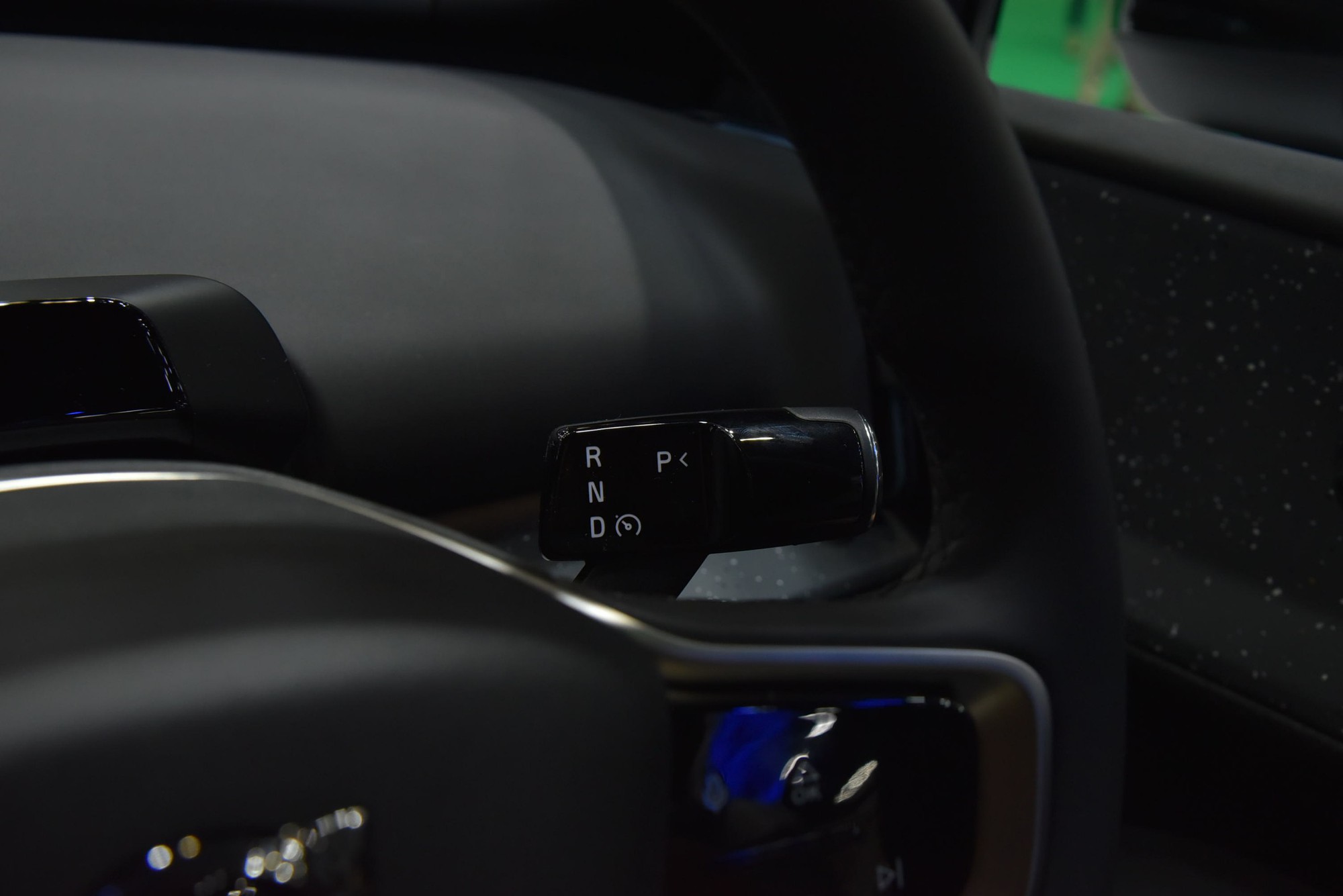 Xem trước Volvo EX30 tại BIMS trước khi về Việt Nam: Giá quy đổi hơn 1 tỷ, nhỏ, chật, mạnh, nhiều công nghệ - Ảnh 16