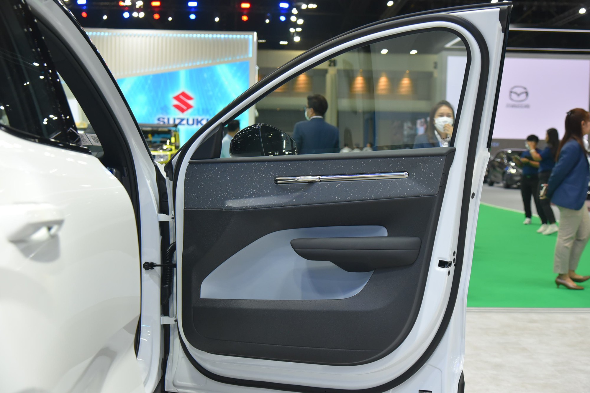 Xem trước Volvo EX30 tại BIMS trước khi về Việt Nam: Giá quy đổi hơn 1 tỷ, nhỏ, chật, mạnh, nhiều công nghệ - Ảnh 17