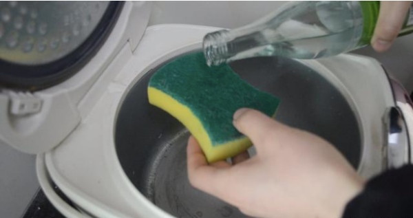 Nồi cơm điện âm thầm "ngốn" điện năng, lỗi do người sử dụng: Biết thêm 1 mẹo, hóa đơn cuối tháng nhẹ bớt - Ảnh 2