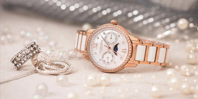 Gợi ý quà tặng đồng hồ cho ngày Quốc tế Phụ nữ 8/3 - Ảnh 4