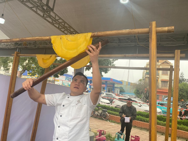 Hàng nghìn du khách đến trải nghiệm tại Festival Phở 2024 - Ảnh 8