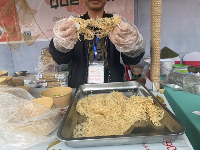 Hàng nghìn du khách đến trải nghiệm tại Festival Phở 2024 - Ảnh 9