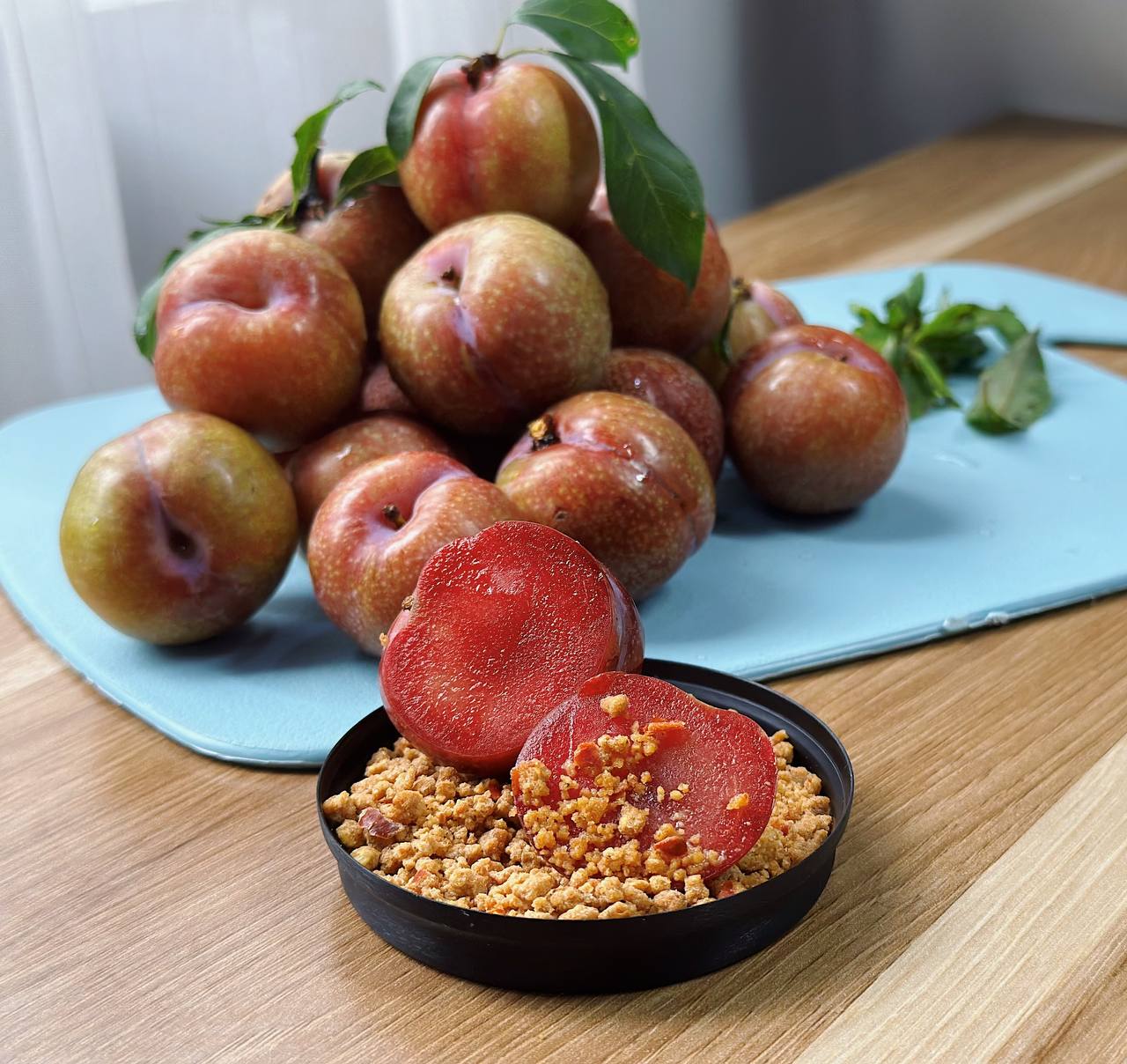 Tình hình mận đầu mùa: Vài trăm nghìn/kg vẫn đổ xô mua, dân tình mukbang rần rần dù chua nhăn mặt - Ảnh 14