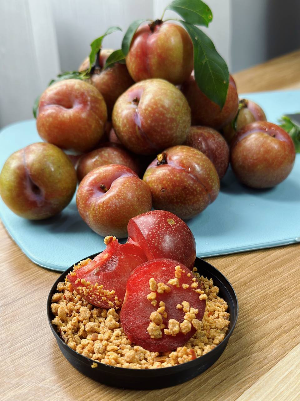 Tình hình mận đầu mùa: Vài trăm nghìn/kg vẫn đổ xô mua, dân tình mukbang rần rần dù chua nhăn mặt - Ảnh 15