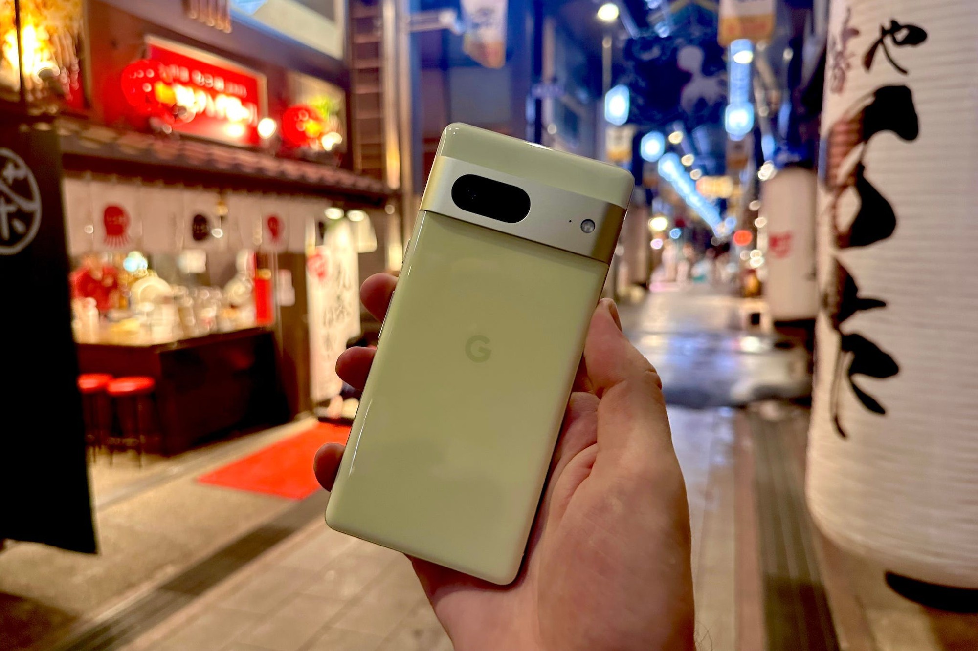 Quên iPhone 15 hay Samsung Galaxy S24 đi, đây mới là dòng smartphone đang 'càn quét' Nhật Bản - Ảnh 1