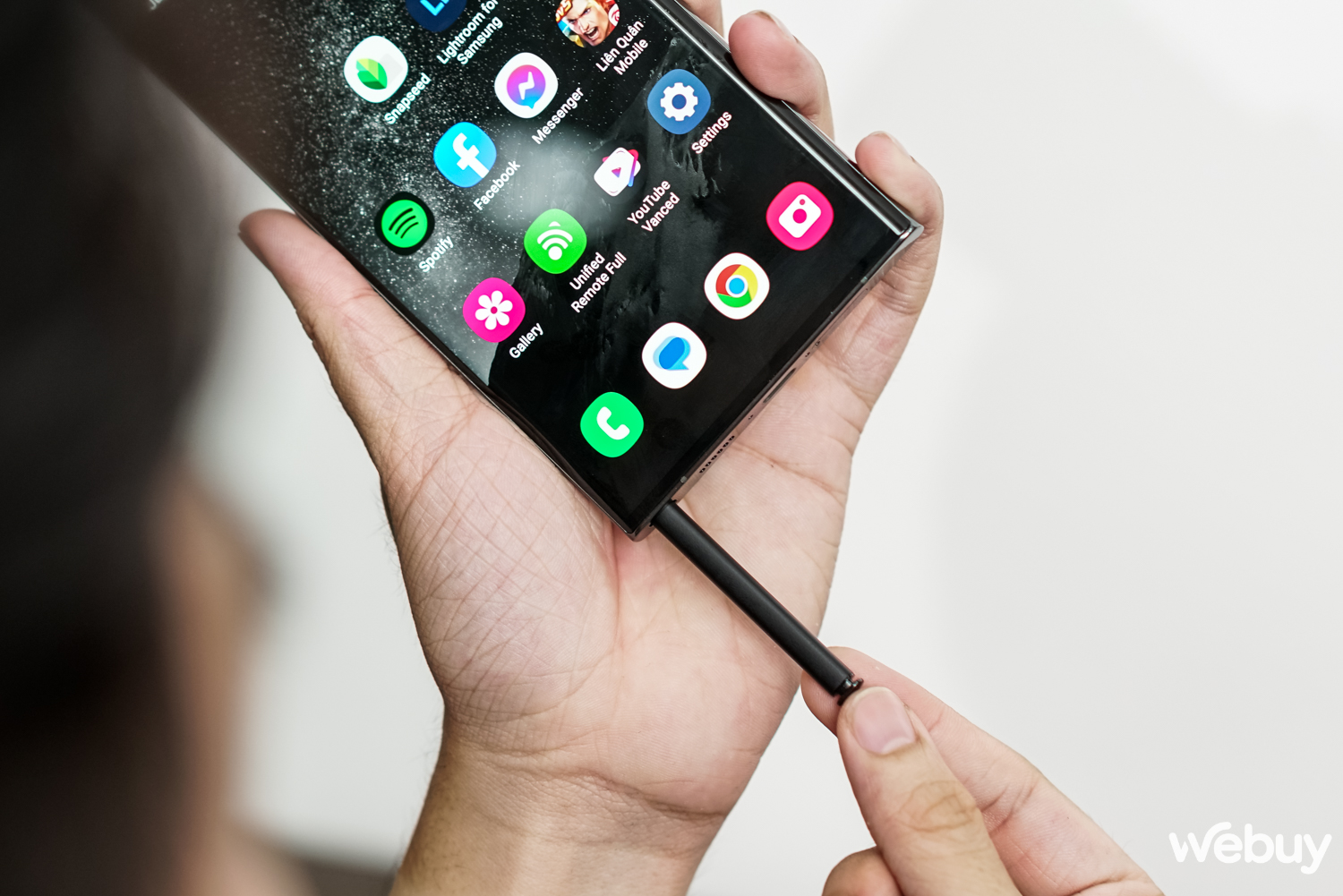 Một số mẫu Galaxy S24 Ultra có mùi lạ: Đại diện Samsung trả lời ra sao? - Ảnh 3