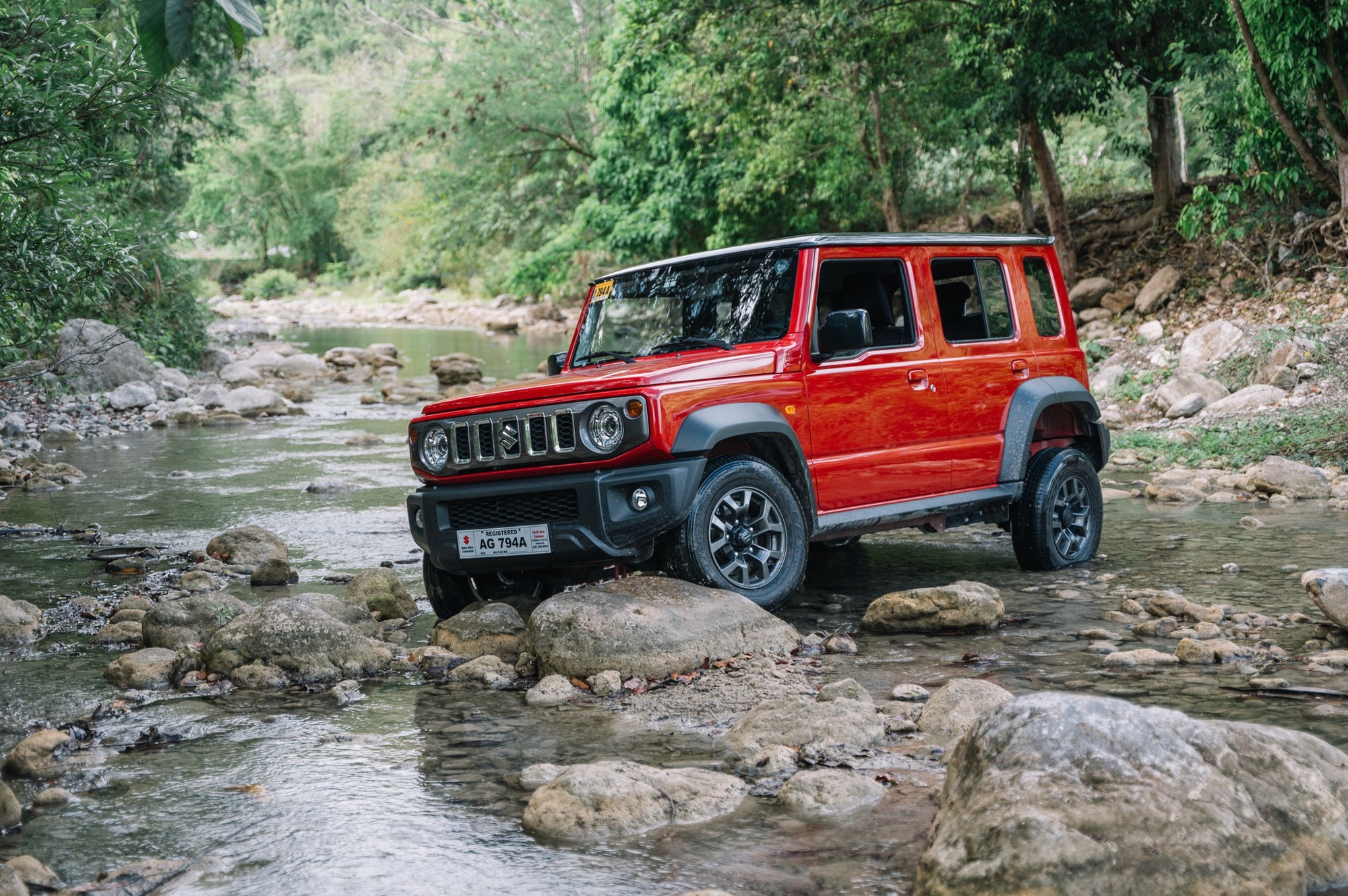 Suzuki Jimny sắp ra mắt Việt Nam và đây là lý do xe nhập Nhật, Ấn thay vì sản xuất ở Đông Nam Á - Ảnh 2