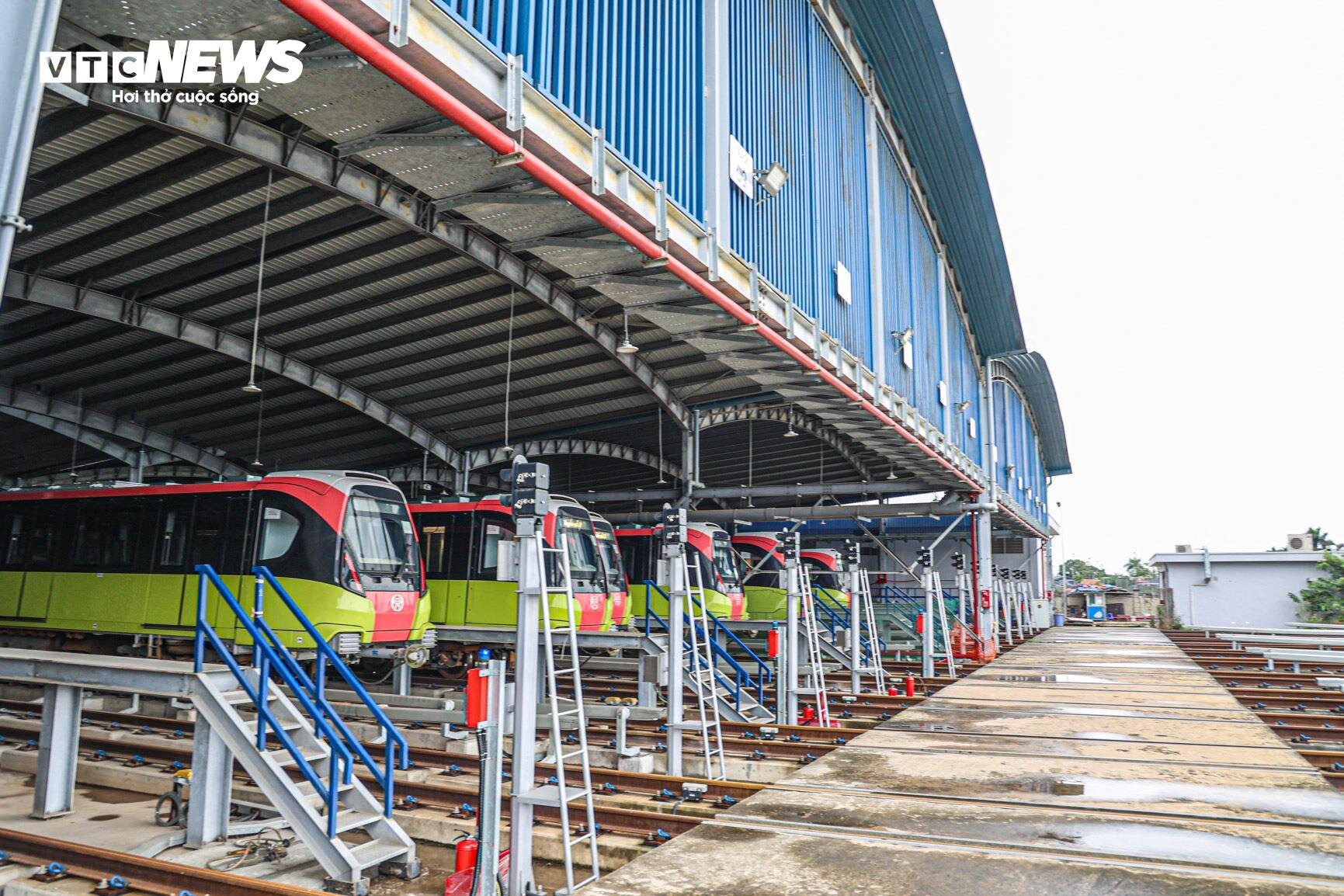 Bên trong tàu metro Nhổn - ga Hà Nội trước ngày đón khách - Ảnh 2