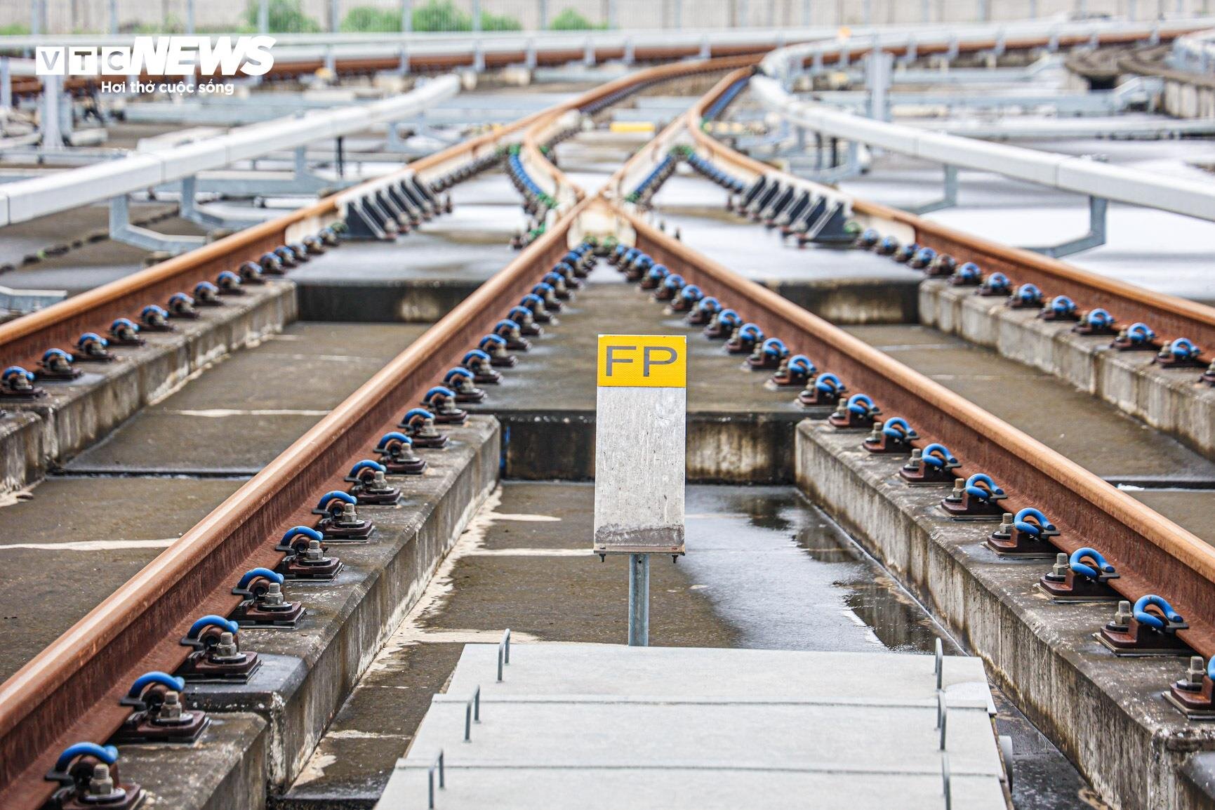 Bên trong tàu metro Nhổn - ga Hà Nội trước ngày đón khách - Ảnh 17