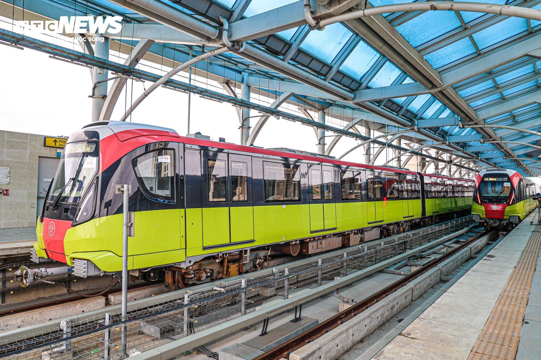 Bên trong tàu metro Nhổn - ga Hà Nội trước ngày đón khách - Ảnh 19