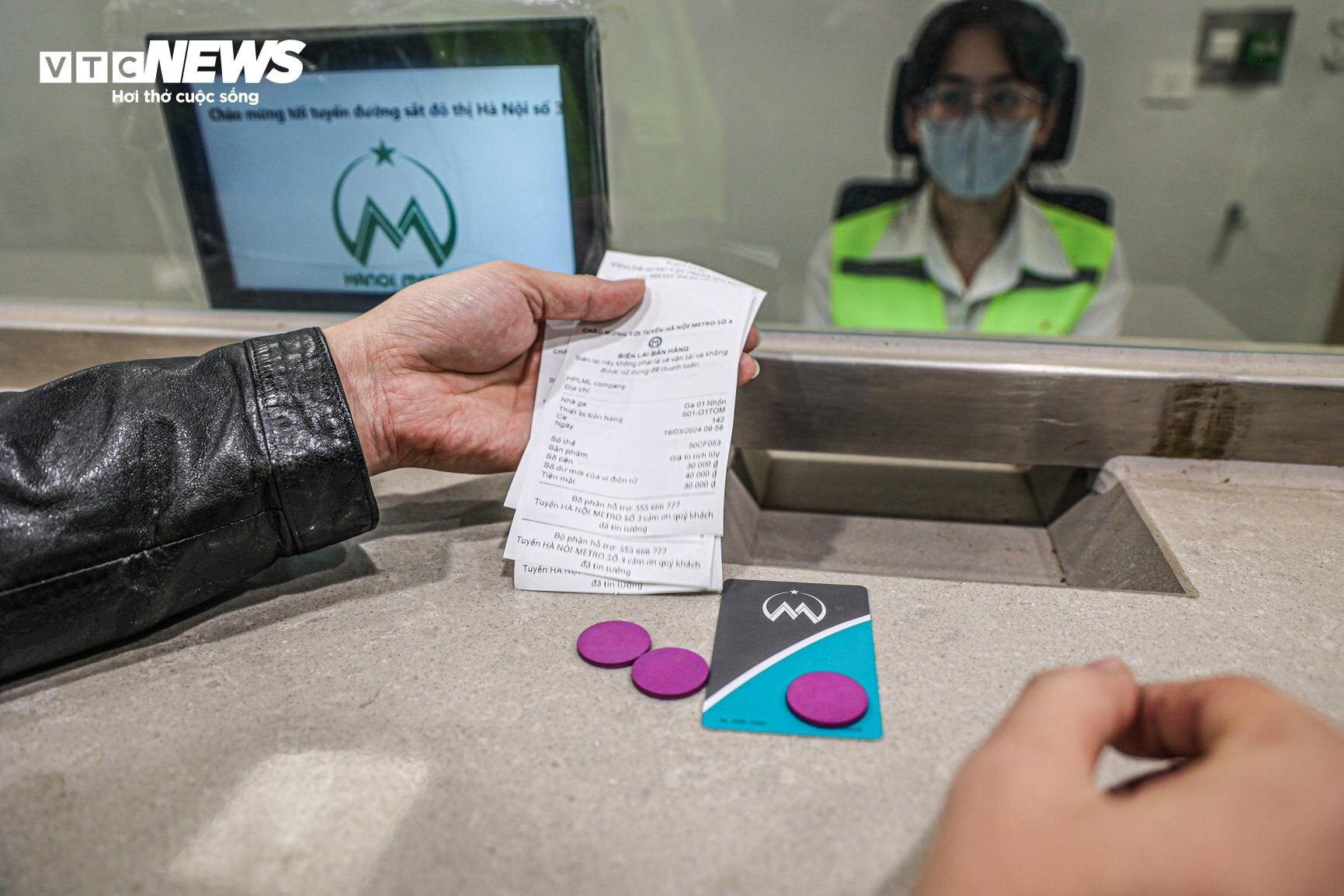 Bên trong tàu metro Nhổn - ga Hà Nội trước ngày đón khách - Ảnh 5