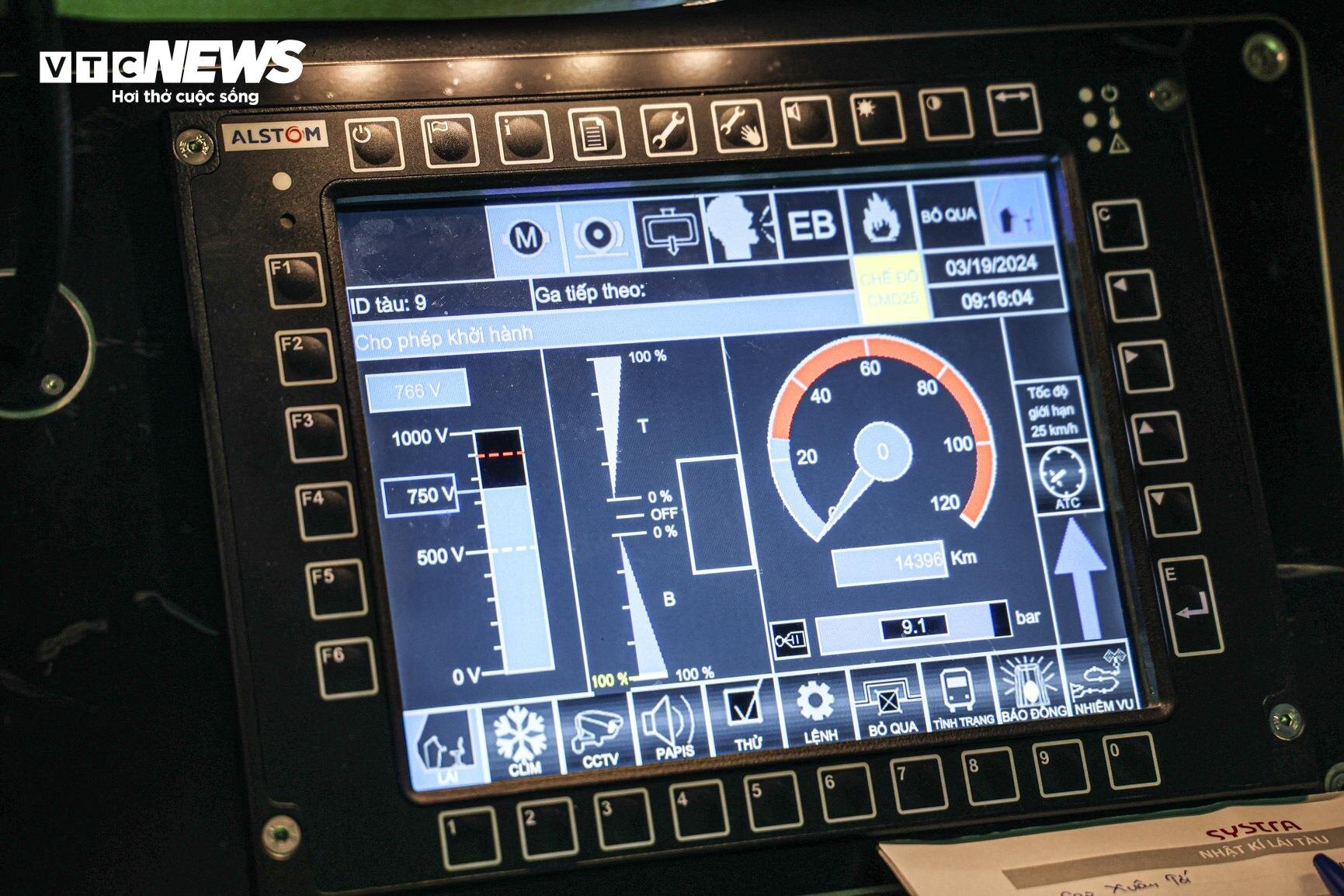 Bên trong tàu metro Nhổn - ga Hà Nội trước ngày đón khách - Ảnh 12