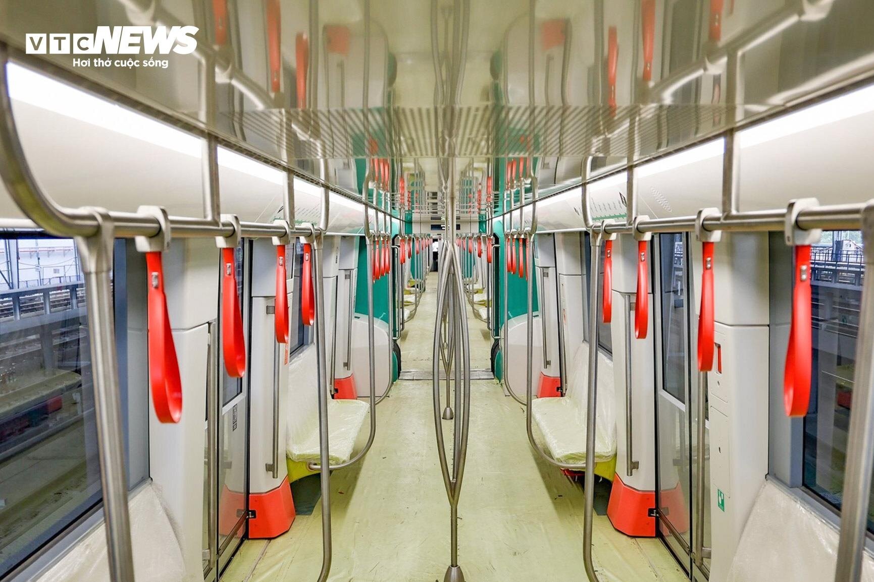 Bên trong tàu metro Nhổn - ga Hà Nội trước ngày đón khách - Ảnh 10