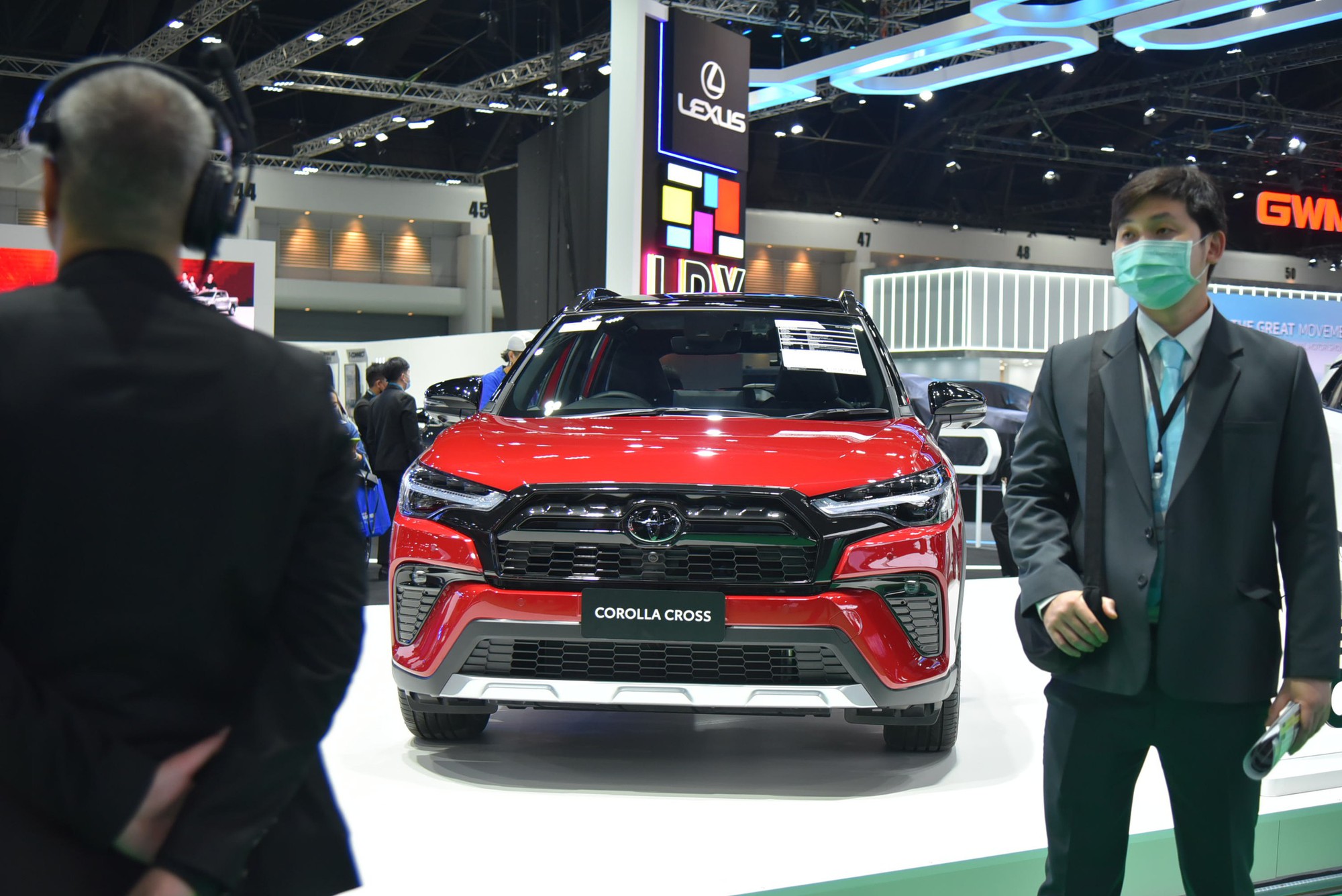 Ảnh thực tế Toyota Corolla Cross 2024: Thiết kế kiểu xe điện, thêm nhiều tiện nghi hiện đại, sắp về Việt Nam làm khó CX-30 - Ảnh 6