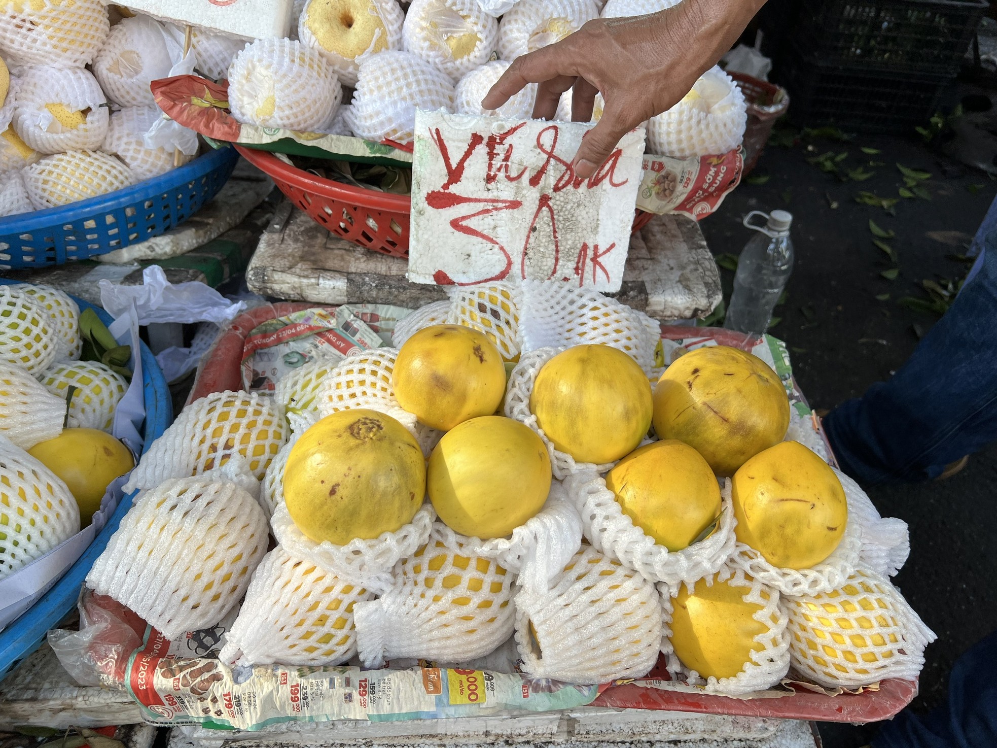 Trái cây rẻ không tưởng, cam sành chỉ 7.000 đồng/kg - Ảnh 8