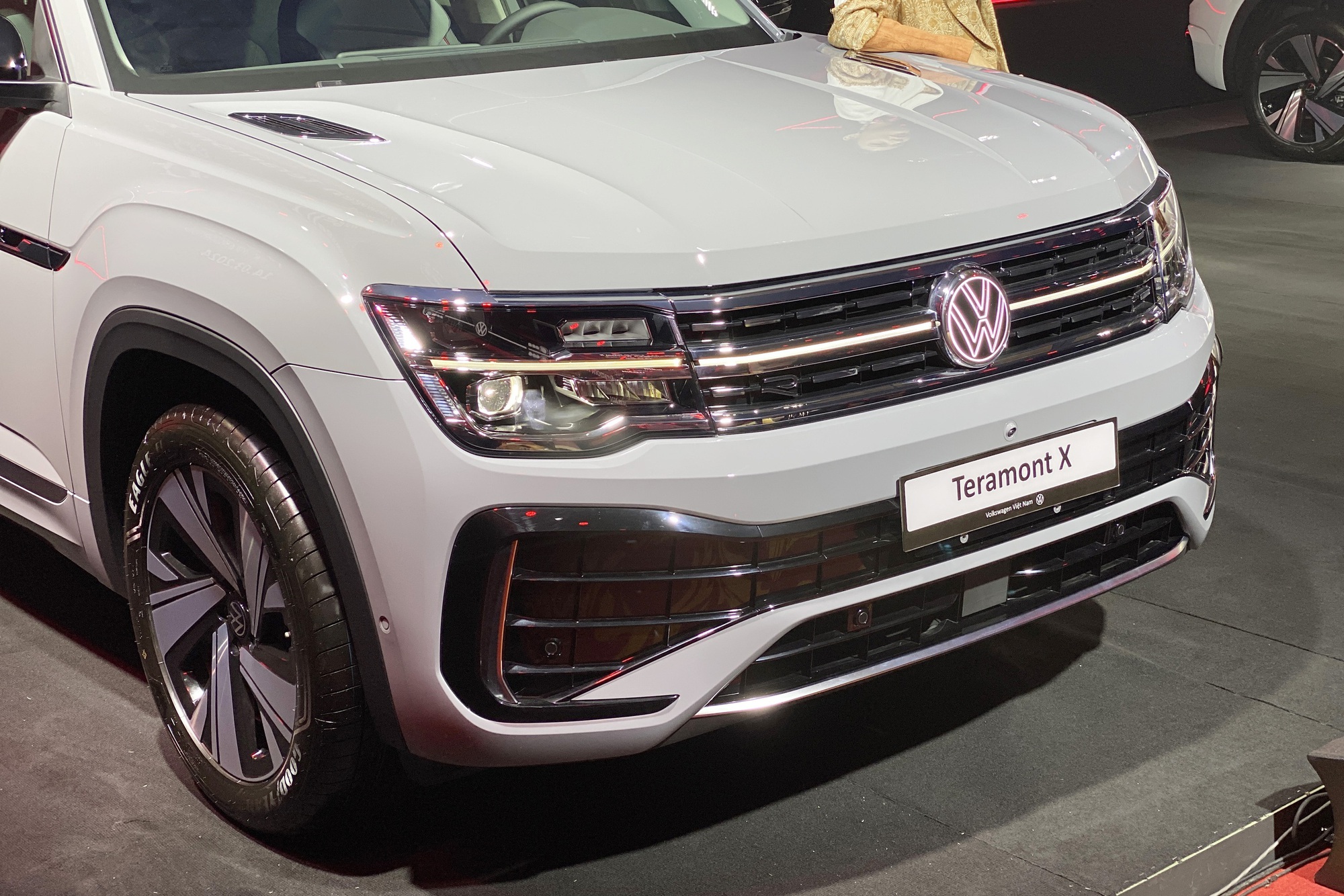 VW Teramont X ra mắt Việt Nam: Giá từ 1,998 tỷ, 2 phiên bản, nhiều công nghệ, đấu Explorer bằng giá rẻ hơn đúng 1 triệu đồng - Ảnh 10