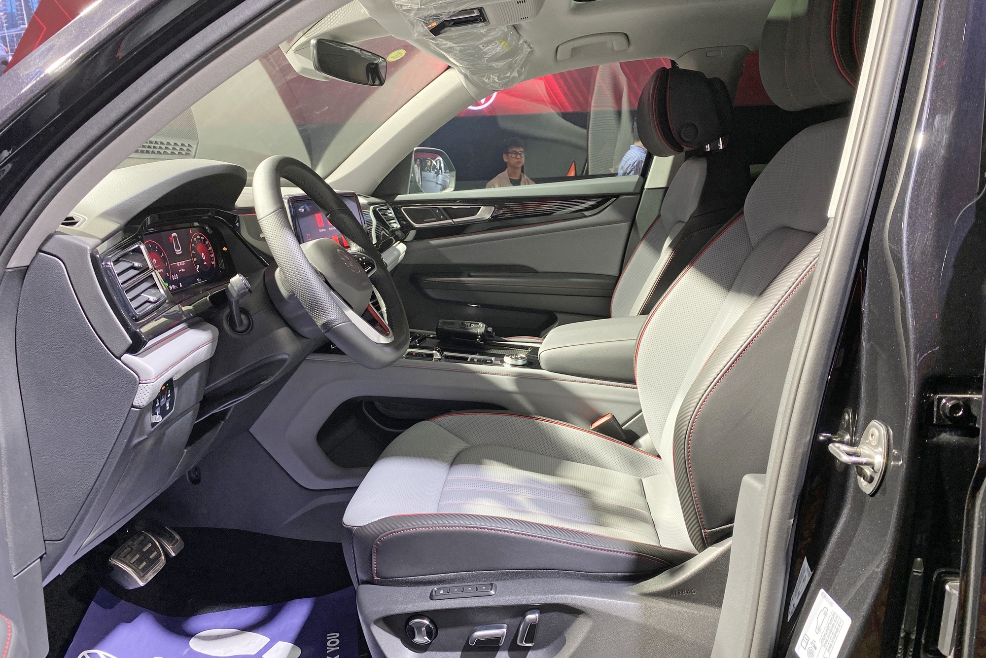 VW Teramont X ra mắt Việt Nam: Giá từ 1,998 tỷ, 2 phiên bản, nhiều công nghệ, đấu Explorer bằng giá rẻ hơn đúng 1 triệu đồng - Ảnh 18