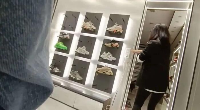 Thiên đường biến hàng hiệu nhái vượt mặt hàng thật - Ảnh 2