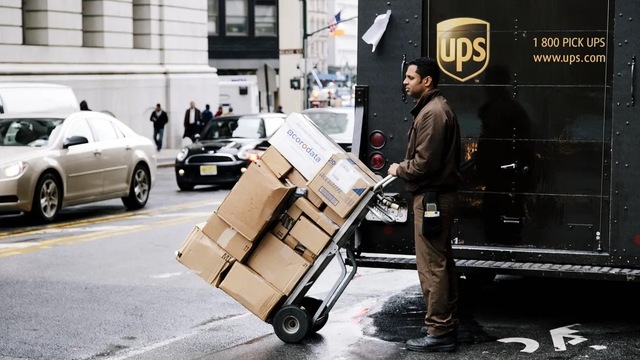 Trộm cắp đồ Apple để mua nhà, sắm xe: Nhân viên kho hàng nhận cái kết đắng - Ảnh 1