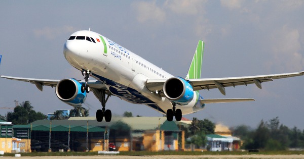 Bamboo Airways khai thác dịch vụ mặt đất, giá vé máy bay biến động