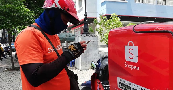 Shopee ra chính sách mới, người bán hàng online kêu than bị "om tiền" nửa tháng