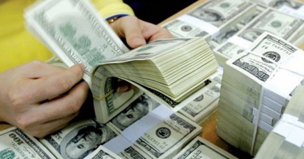 Giá USD hôm nay 5/3: Giá USD tự do tăng "dựng đứng"