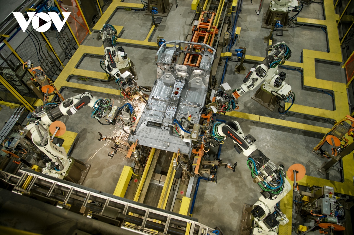 Thủ tướng ra chỉ thị nghiên cứu giảm lệ phí trước bạ ô tô lắp ráp trong nước - Ảnh 2