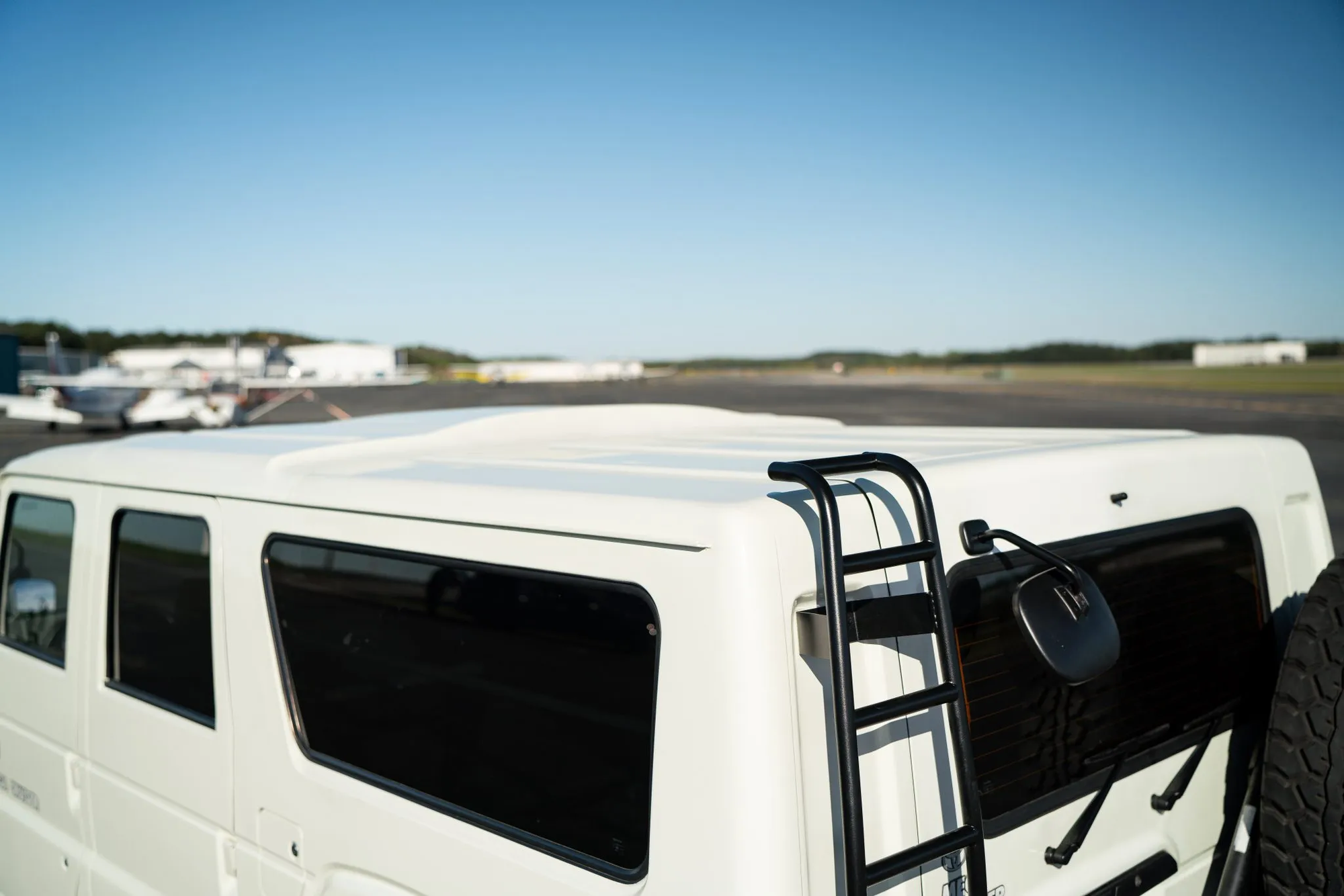 Xe Toyota không phải ai cũng biết: Trông như Hummer, ăn dầu như uống nước lã nhưng được săn lùng gắt gao - Ảnh 18