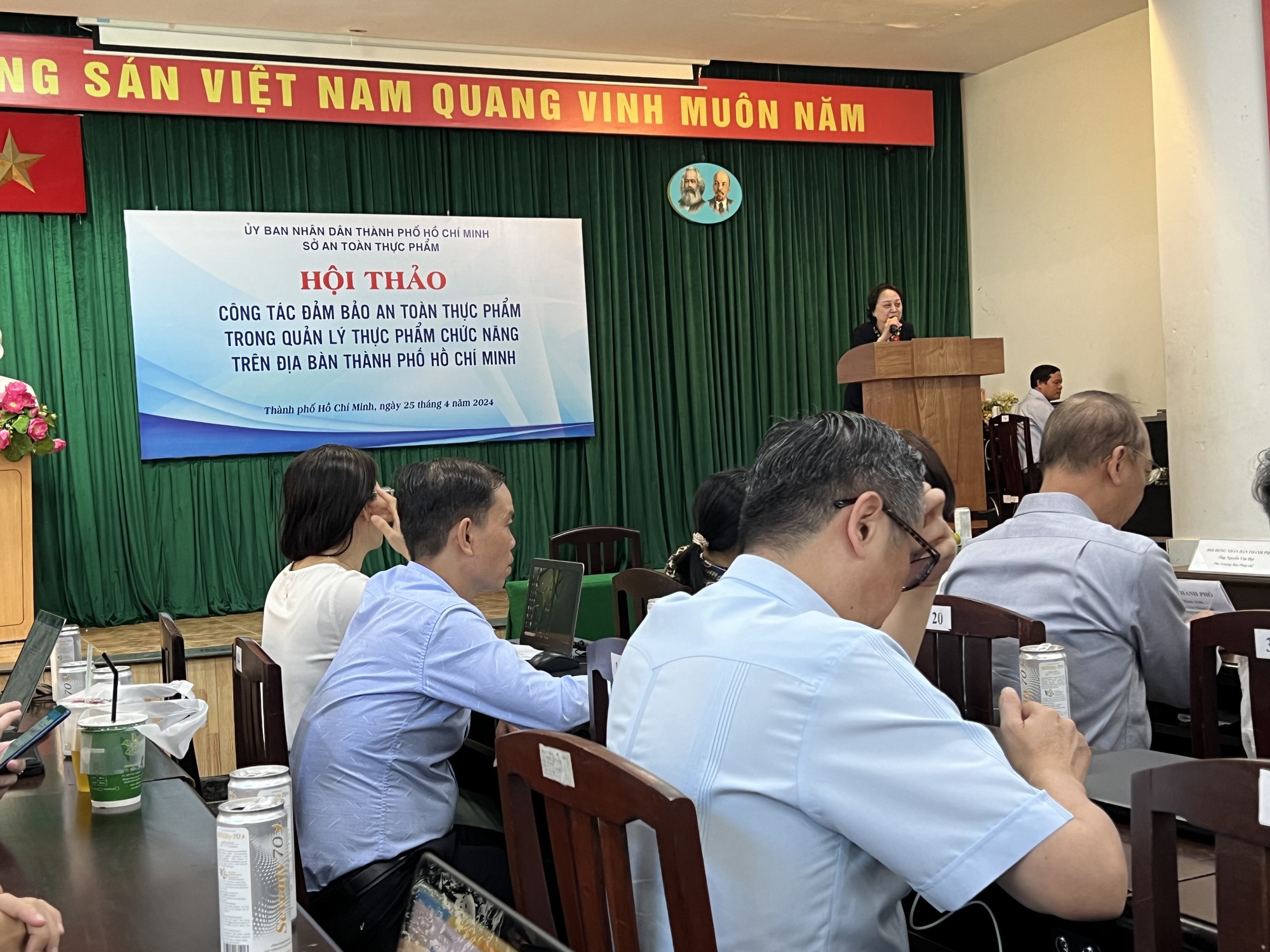 Thực phẩm chức năng "công nghệ xô chậu" lại quảng cáo... "chữa bách bệnh" - Ảnh 1