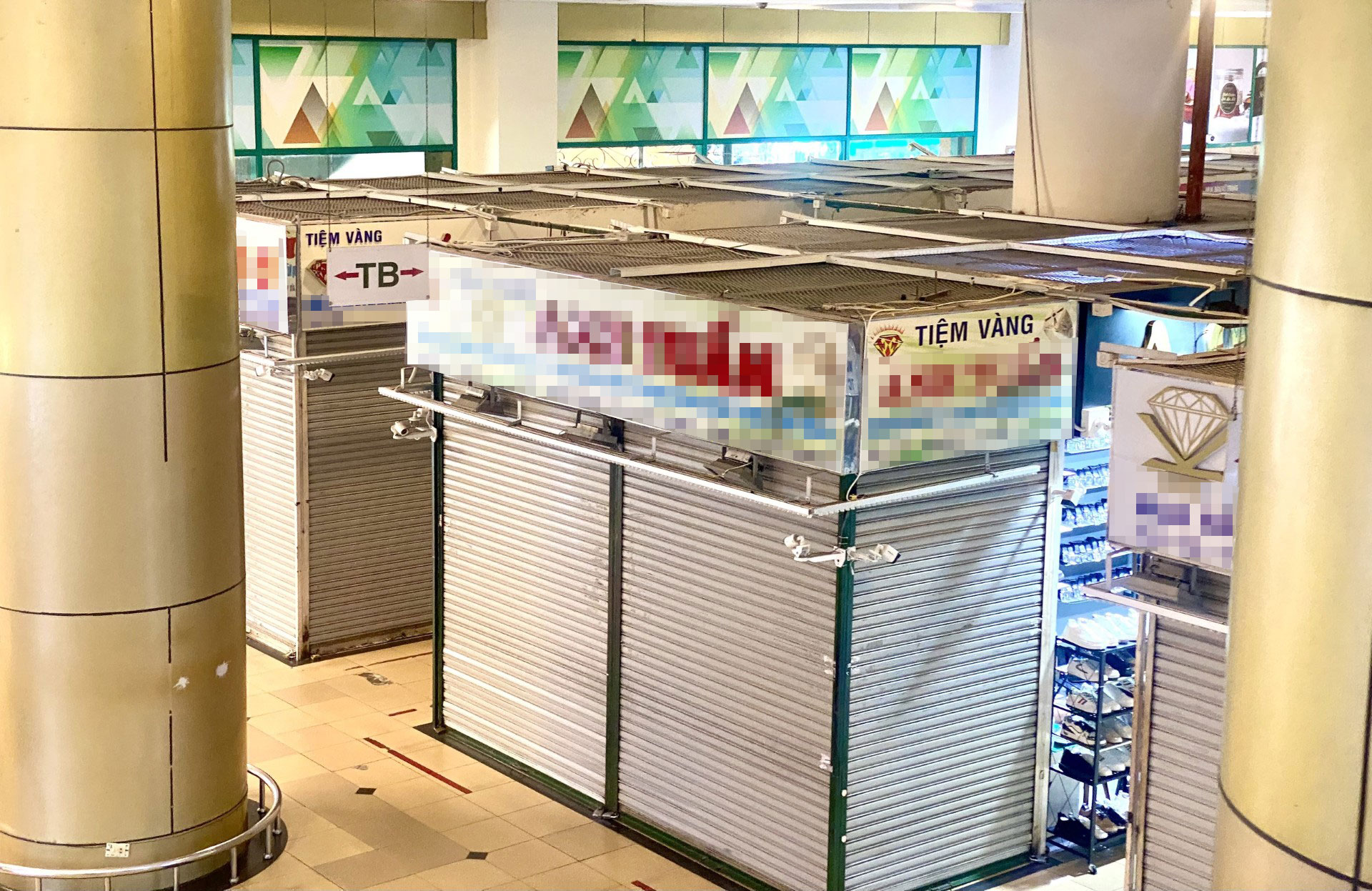 Thêm nhiều tiệm vàng đóng cửa - Ảnh 1