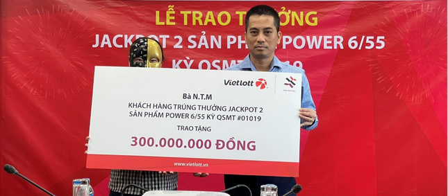 Người phụ nữ nghèo vừa trúng Vietlott 25 tỷ đồng - Ảnh 1