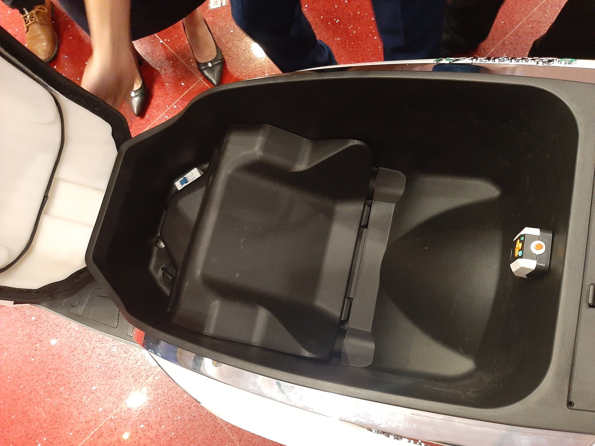 Chiếc xe có "bộ não thông minh" đầu tiên 100% made by Vietnam có gì đặc biệt? - Ảnh 7