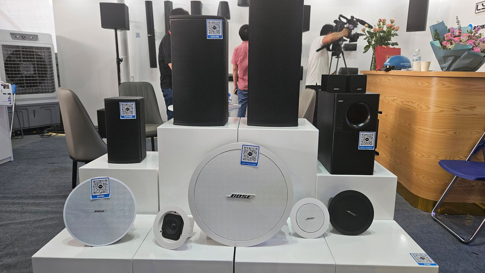 Nghỉ lễ chưa biết đi đâu, tới ngay Plase Show 2024 để trải nghiệm ‘bữa tiệc’ âm thanh ánh sáng đỉnh cao - Ảnh 9