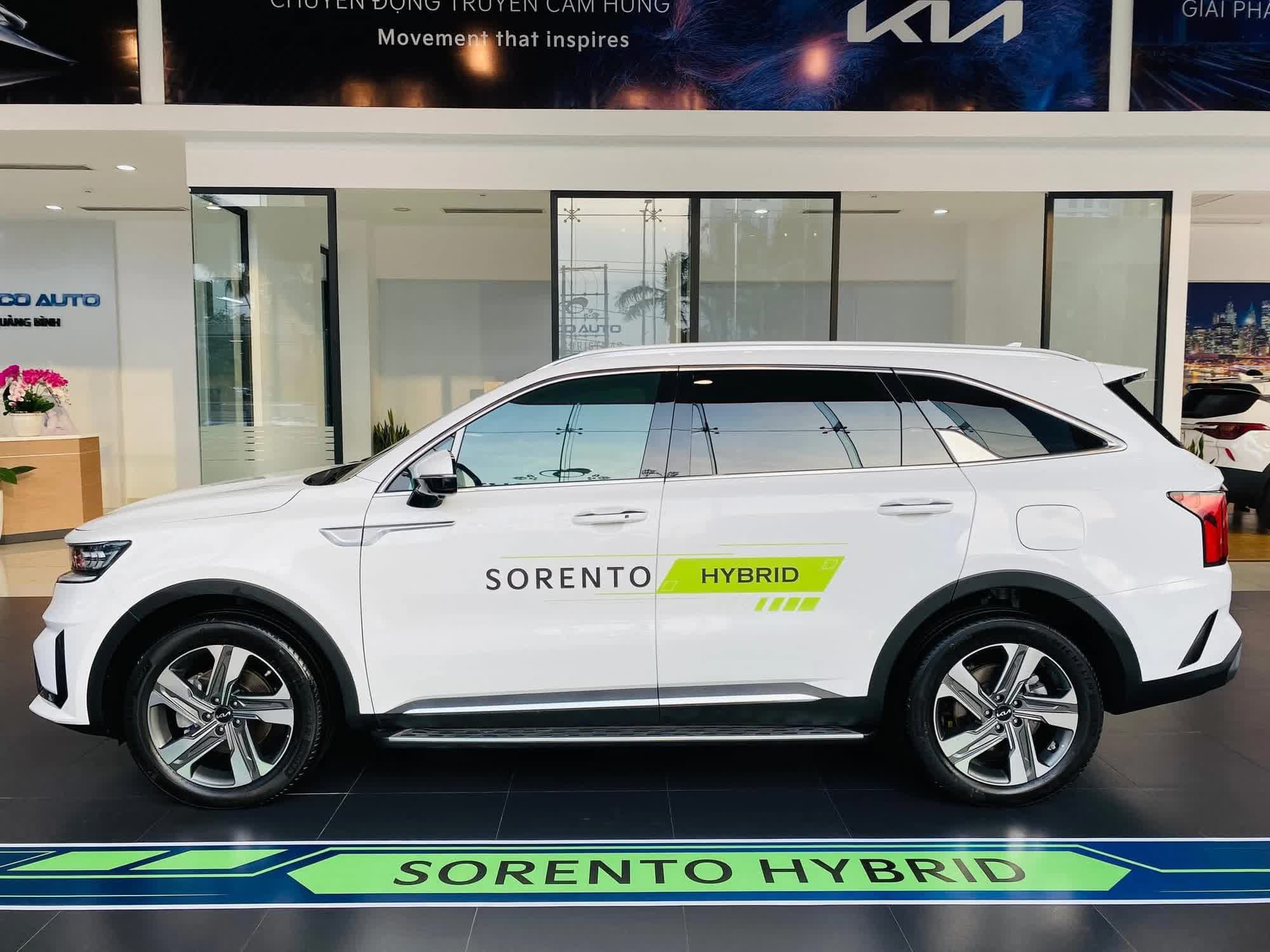 Kia Sorento hybrid giảm sốc 120 triệu đồng, còn từ 1,029 tỷ đồng, rẻ hơn cả Honda CR-V hybrid - Ảnh 4