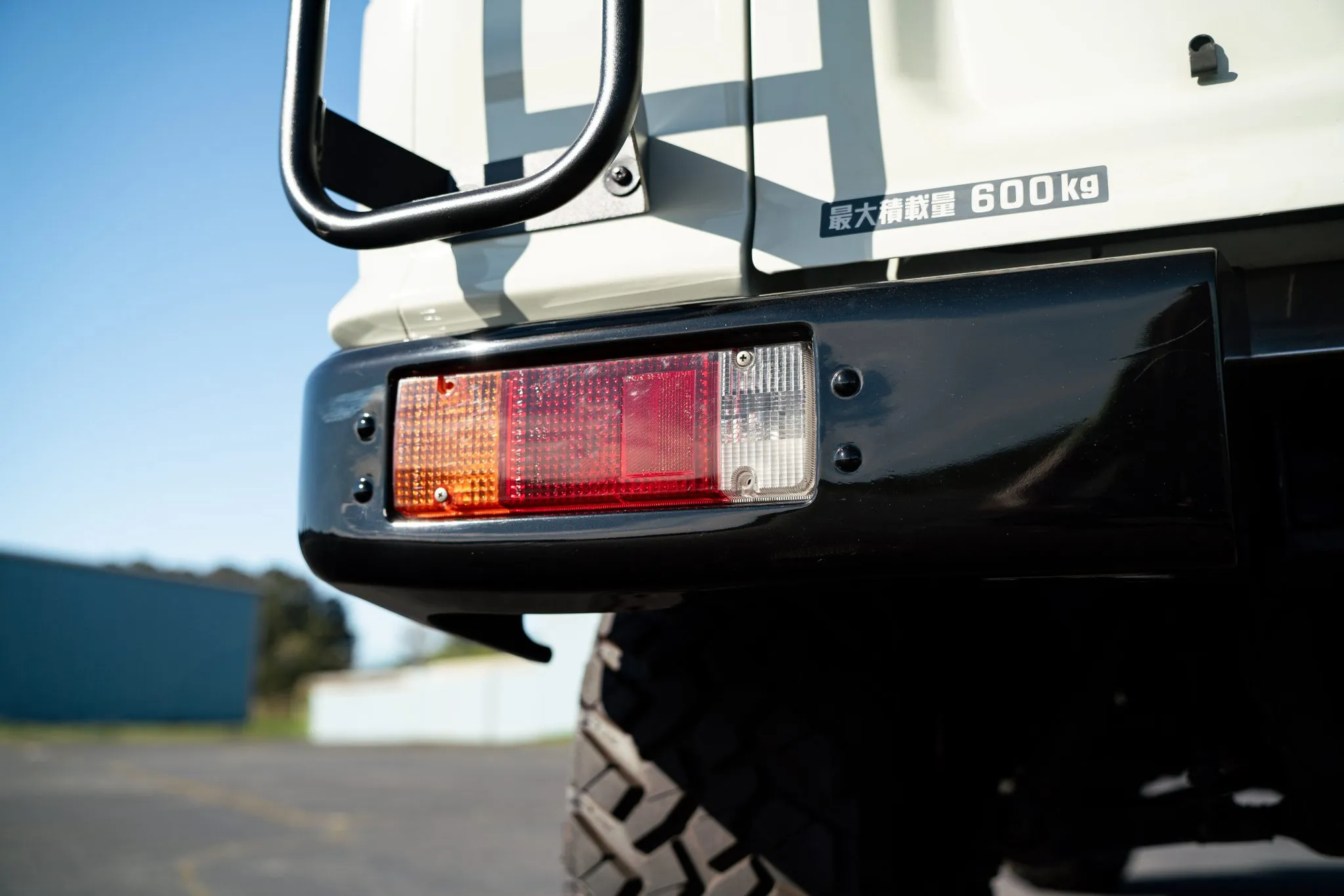 Xe Toyota không phải ai cũng biết: Trông như Hummer, ăn dầu như uống nước lã nhưng được săn lùng gắt gao - Ảnh 20