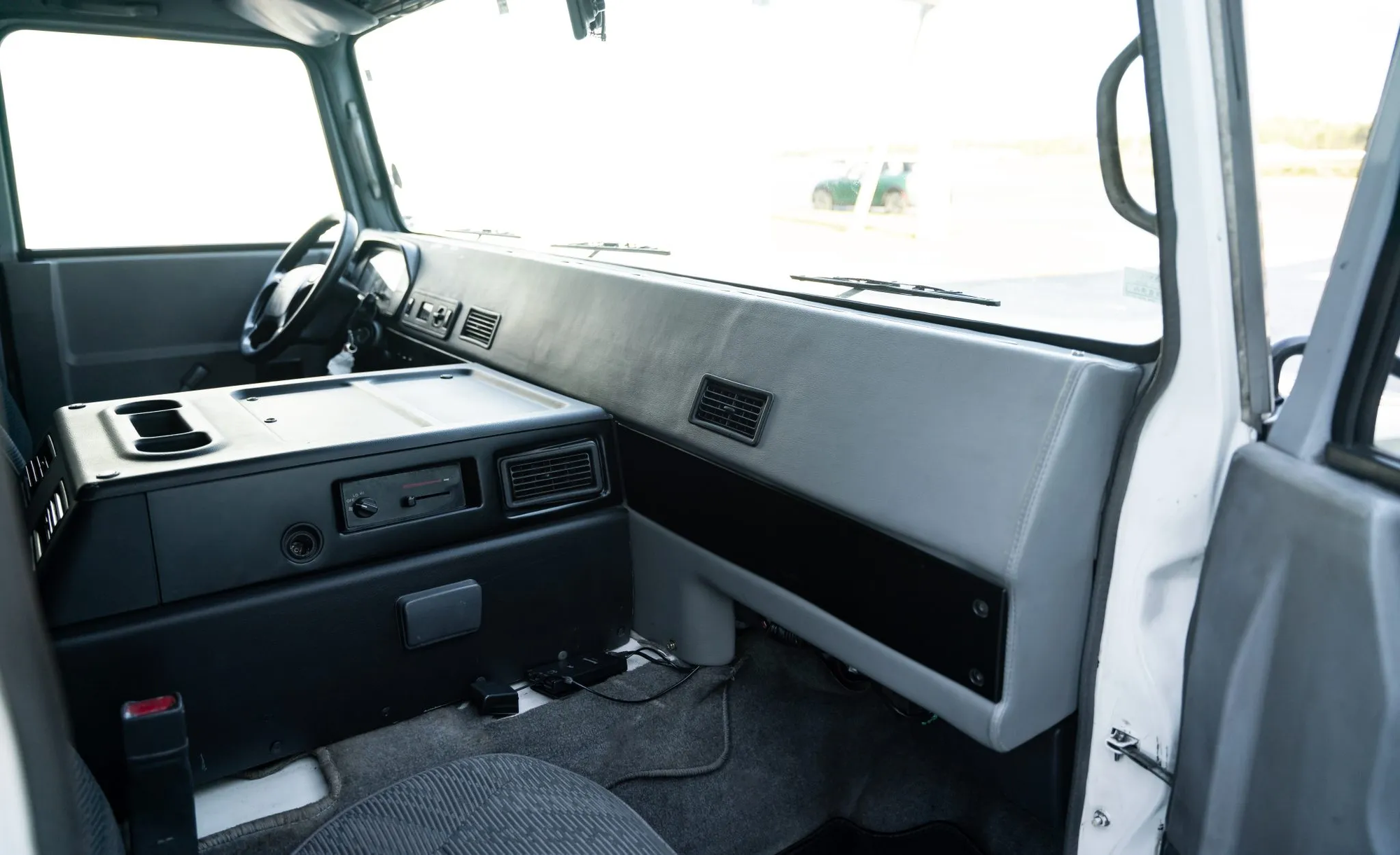 Xe Toyota không phải ai cũng biết: Trông như Hummer, ăn dầu như uống nước lã nhưng được săn lùng gắt gao - Ảnh 10