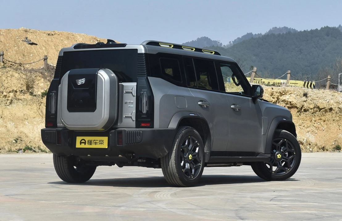 Hãng xe xây nhà máy 20.000 tỷ tại Việt Nam ra mắt siêu phẩm SUV: thiết kế đậm chất Defender 110, phạm vi di chuyển lên tới 1.300 km - Ảnh 2