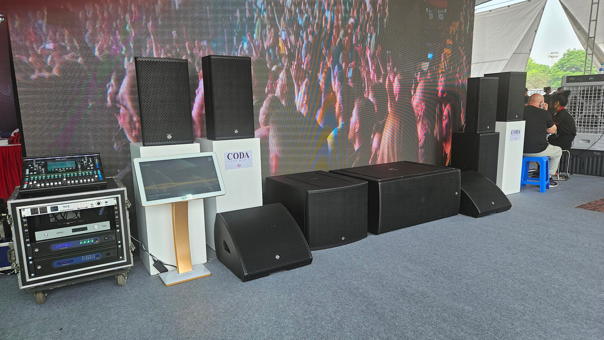 Nghỉ lễ chưa biết đi đâu, tới ngay Plase Show 2024 để trải nghiệm ‘bữa tiệc’ âm thanh ánh sáng đỉnh cao - Ảnh 2