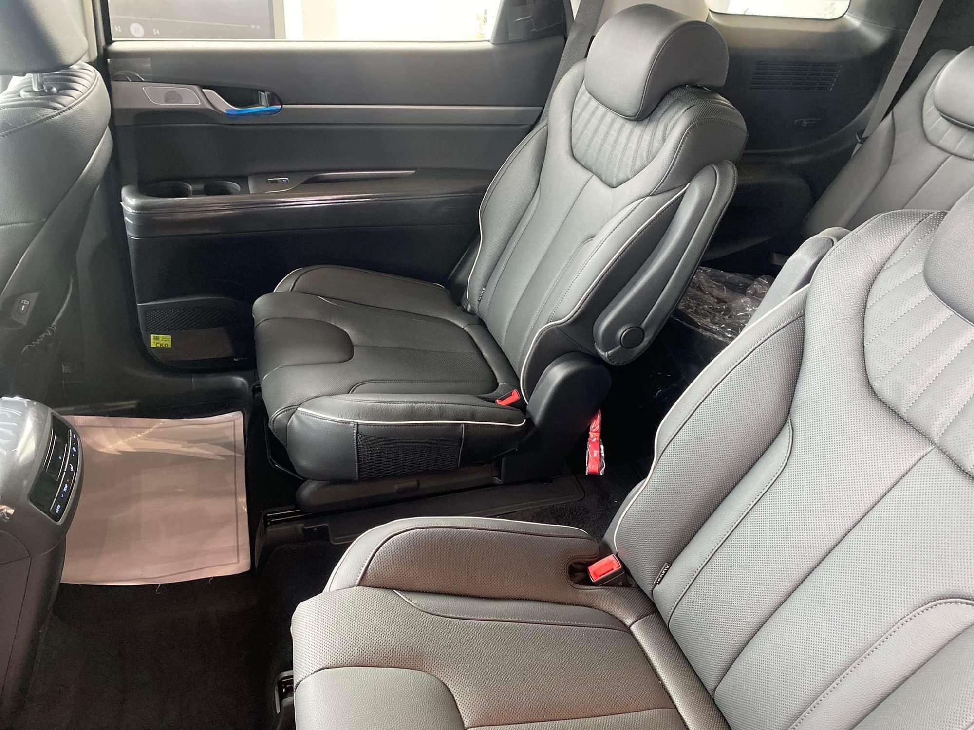 Lấy lô Hyundai Palisade này tại đại lý, bạn sẽ tiết kiệm hơn 700 triệu so với mua Teramont: Bản base giảm 100 triệu, còn 1,379 tỷ đồng - Ảnh 8