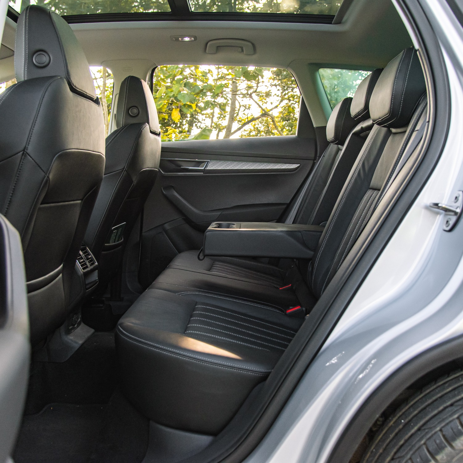 Skoda Karoq, Kodiaq giảm tới 124 triệu chi phí lăn bánh: Giá khởi điểm thực tế còn hơn 880 triệu, dễ cạnh tranh nhóm CX-5, Tucson - Ảnh 6