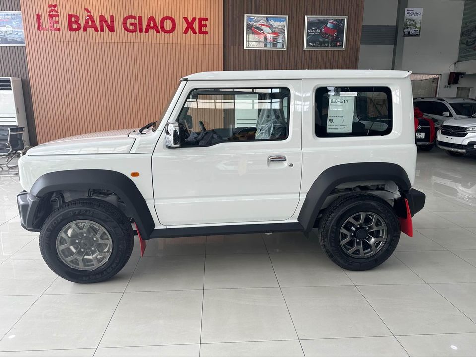 Lô Suzuki Jimny 2024 ồ ạt về đại lý trước ra mắt, sales báo rao ngay, ‘loạn’ giá, cao nhất gần 850 triệu đồng - Ảnh 7