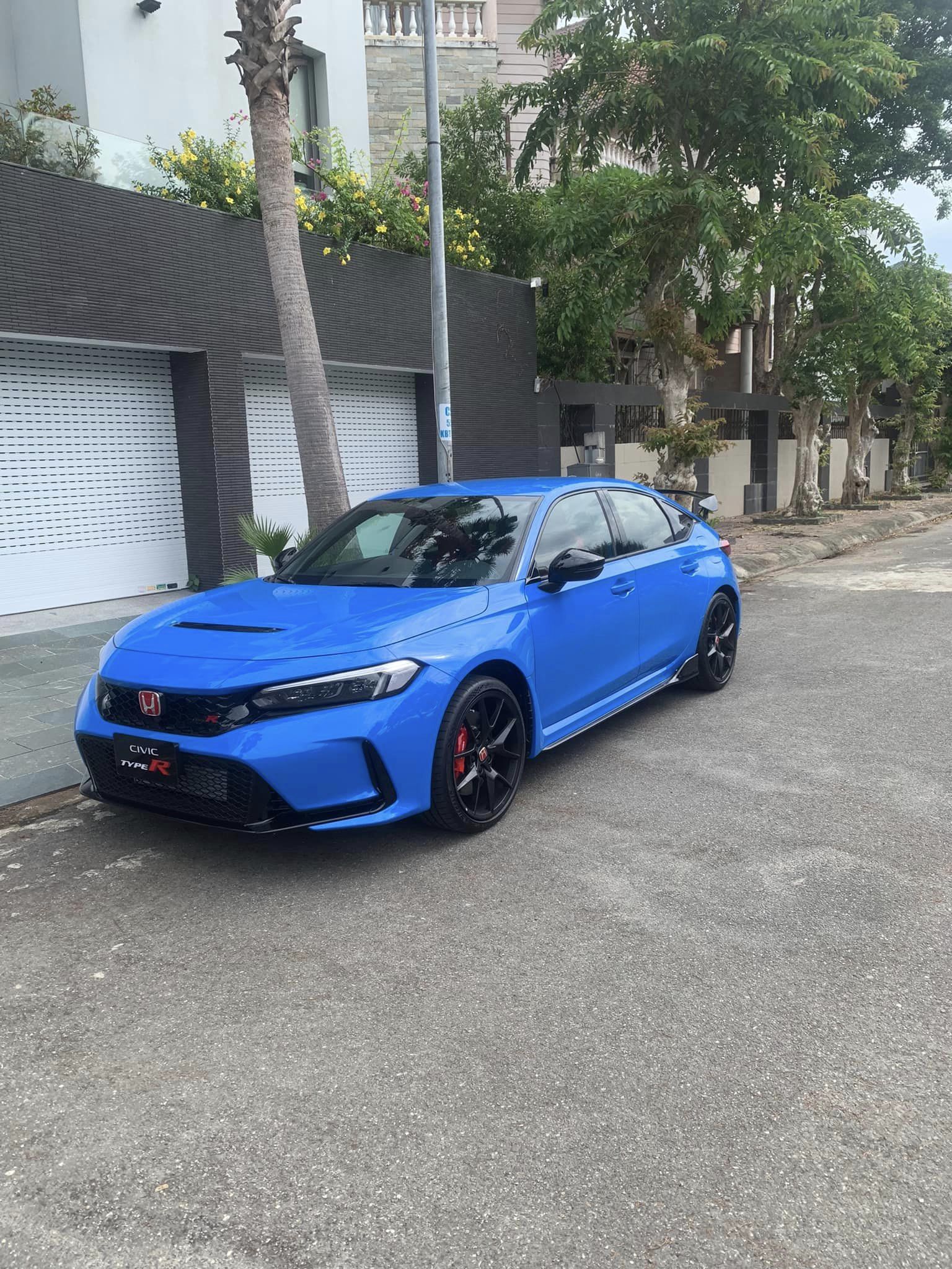 Lấy chiếc Honda Civic Type R này, bạn sẽ tiết kiệm 400 triệu so với mua ‘đập hộp’, người bán khẳng định xe mới lăn bánh 900km - Ảnh 1