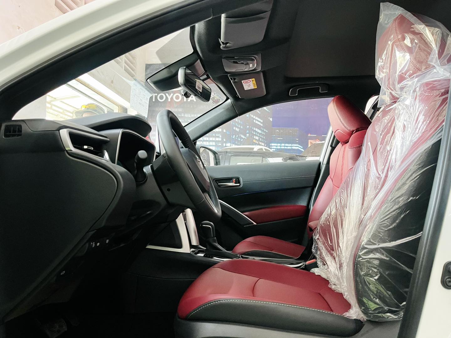 Toyota Corolla Cross 2024 giá từ 820 triệu tại Việt Nam: Màn hình to, phanh điện tử, 'đồ chơi' hiện đại không kém xe Hàn - Ảnh 7