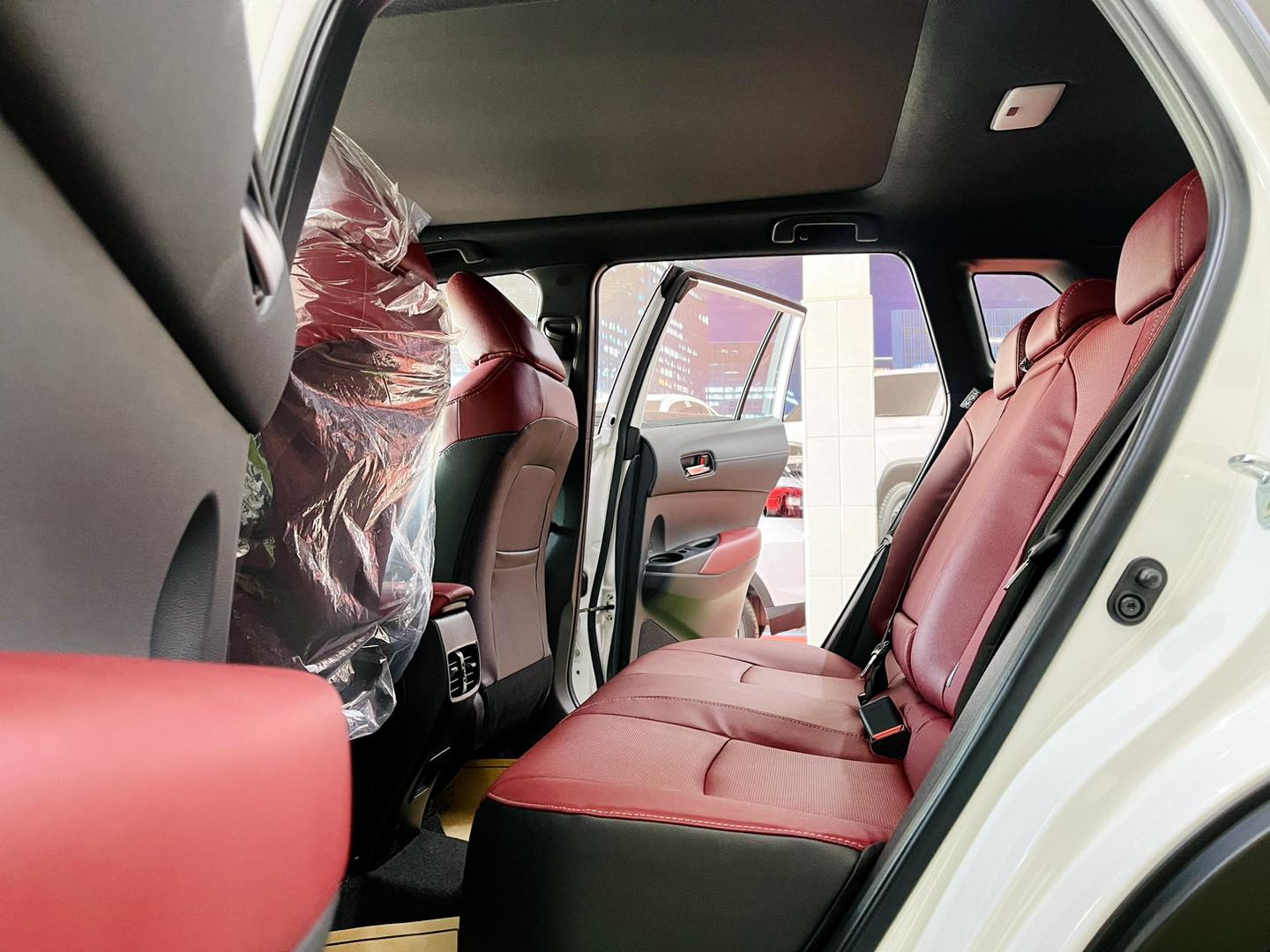 Toyota Corolla Cross 2024 giá từ 820 triệu tại Việt Nam: Màn hình to, phanh điện tử, 'đồ chơi' hiện đại không kém xe Hàn - Ảnh 8